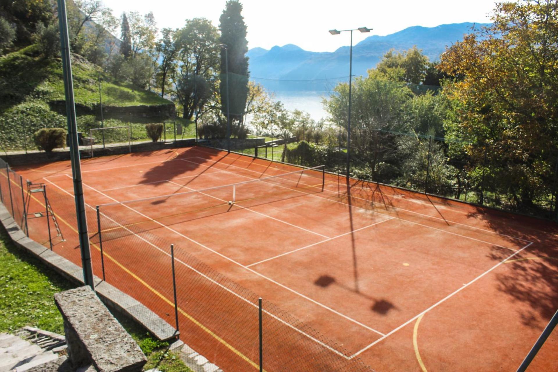 Castello Di Vezio In The Village Varenna Ngoại thất bức ảnh